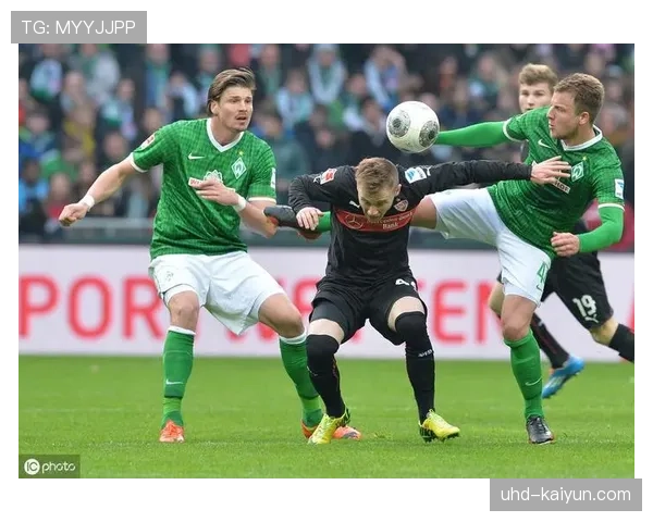 半场消息：布雷斯特1-0领先图卢兹，穆涅头球破门。